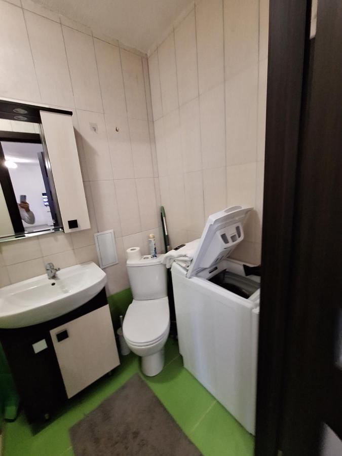 Apartment синій малахіт: просторі з видом на парк